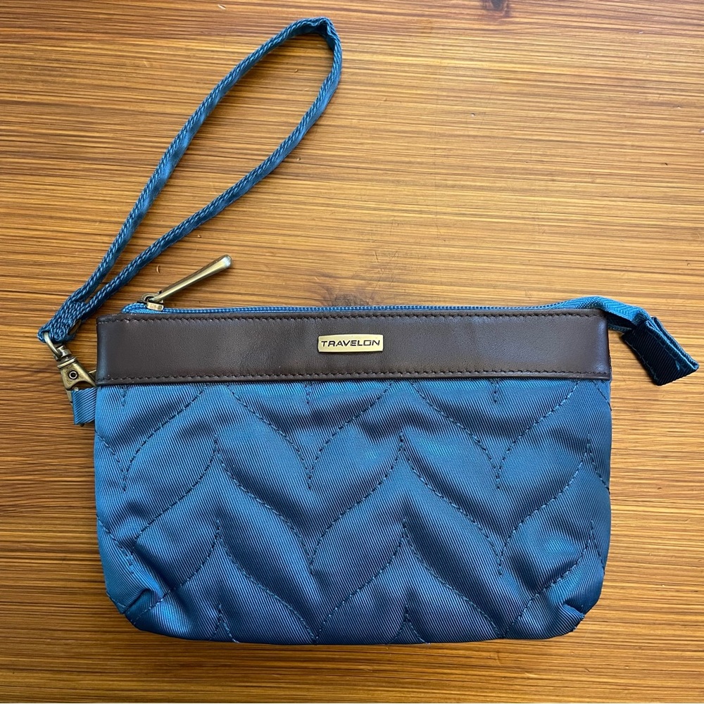 Travelon Safe ID Women’s Wristlet